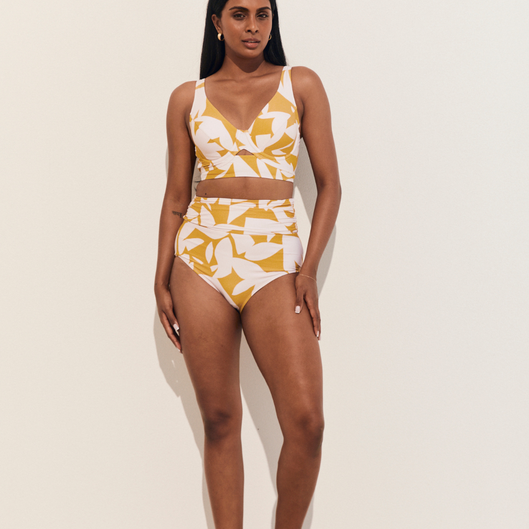 Chic and Supportive: Post-Pregnancy Swimwear for New Mums